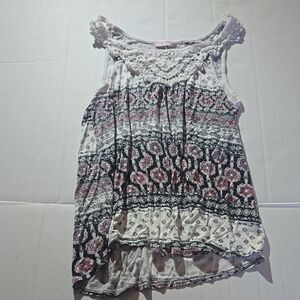 Elegant Lace-Trimmed Sleeveless Blouse